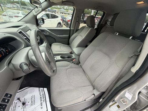 Used 2019 Nissan Frontier SV AWD/4WD image 10