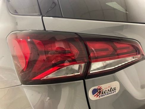 Used 2023 Chevrolet Equinox LS w/ LS Convenience Package FWD image 7