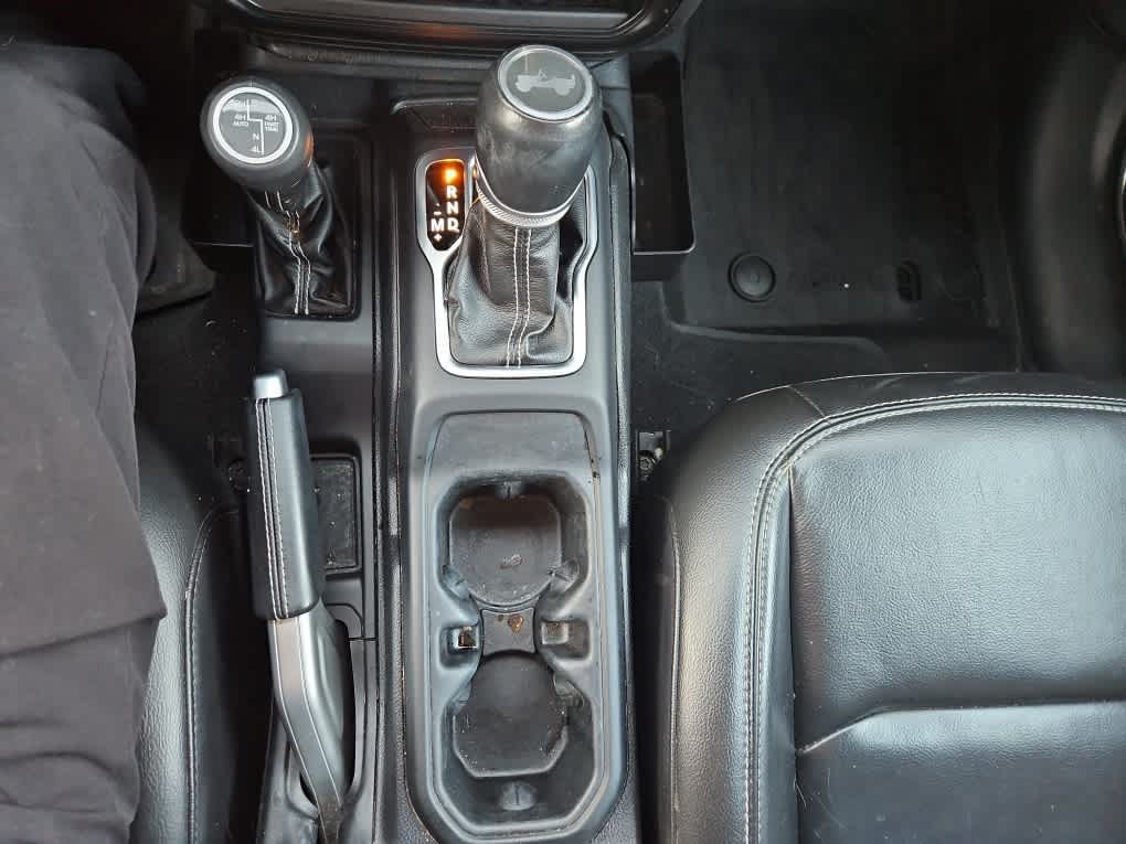 Used 2020 Jeep Wrangler Unlimited Sahara AWD/4WD image 18