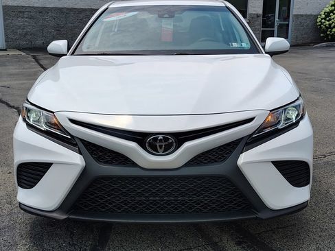 Used 2020 Toyota Camry SE AWD/4WD image 3