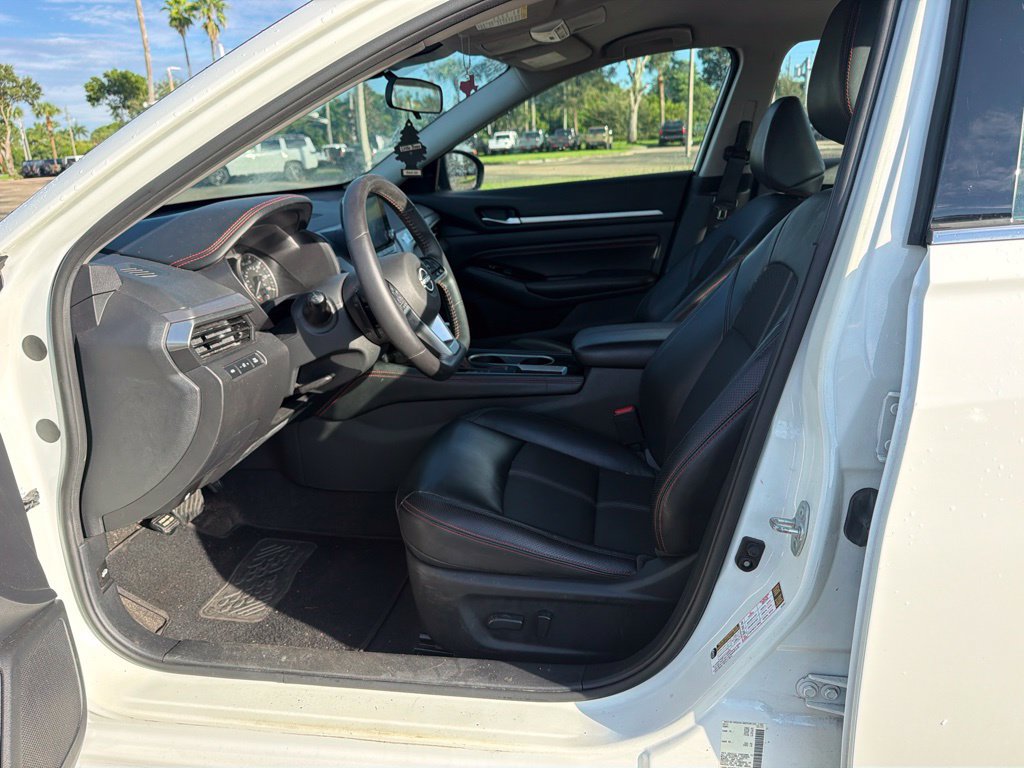 Used 2023 Nissan Altima 2.5 SR FWD image 8
