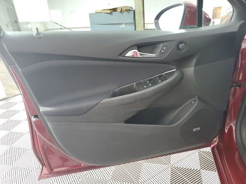 Used 2016 Chevrolet Cruze LT w/ Sun And Sound Package image 28