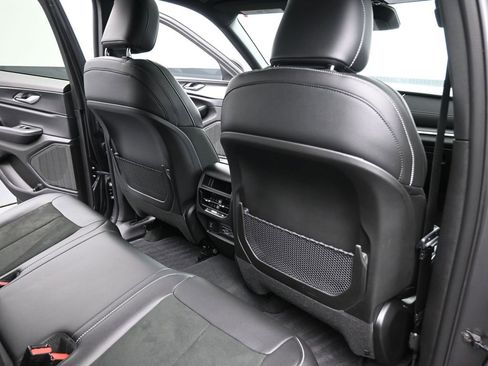 Used 2025 Jeep Grand Cherokee Altitude image 27