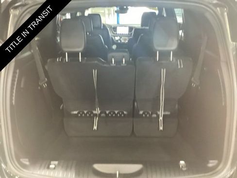 Used 2025 Chrysler Pacifica Select AWD/4WD image 16