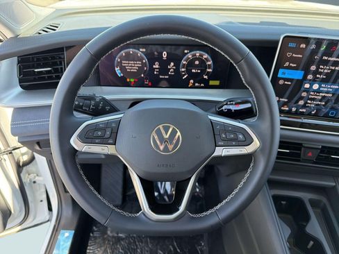 New 2026 Volkswagen Tiguan SE AWD/4WD image 18