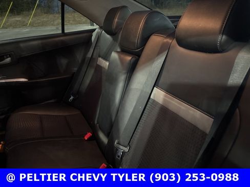 Used 2014 Toyota Camry L image 19