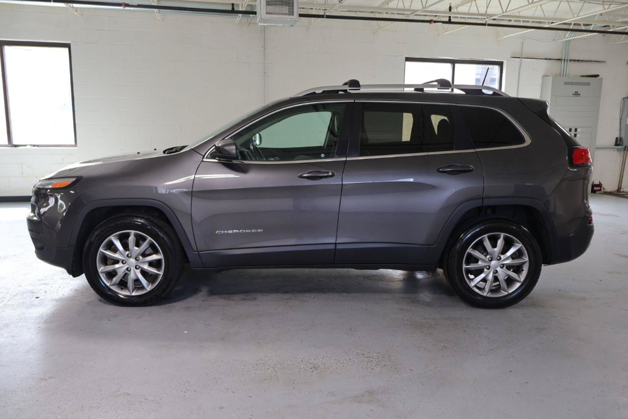 Used 2018 Jeep Cherokee Limited AWD/4WD image 4