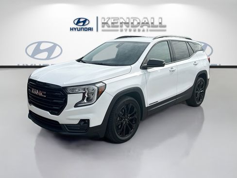 Used 2022 GMC Terrain SLT w/ Elevation Edition FWD image 3