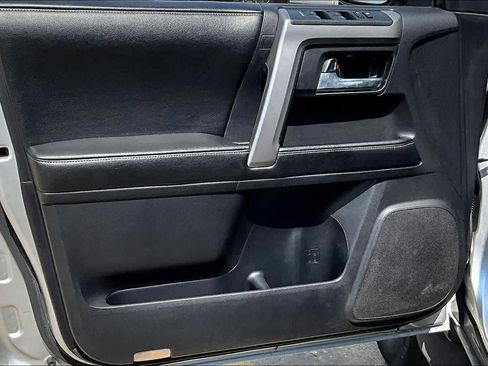 Used 2014 Toyota 4Runner SR5 image 21