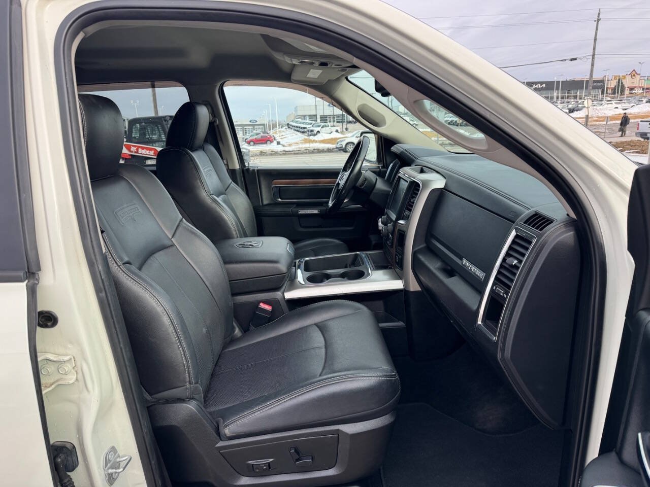 Used 2018 RAM 1500 Laramie w/ Convenience Group AWD/4WD image 14