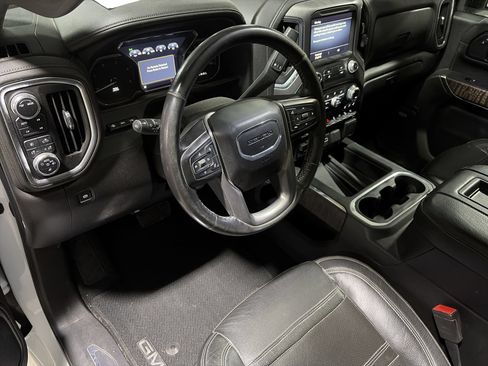 Used 2022 GMC Sierra 3500 Denali w/ Denali Ultimate Package AWD/4WD image 11