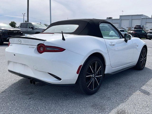 Used 2024 MAZDA MX-5 Miata Grand Touring w/ Appearance Package RWD image 5