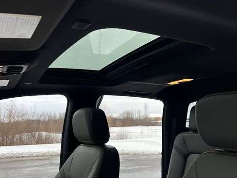 Used 2025 Chevrolet Colorado ZR2 w/ Technology Package image 20