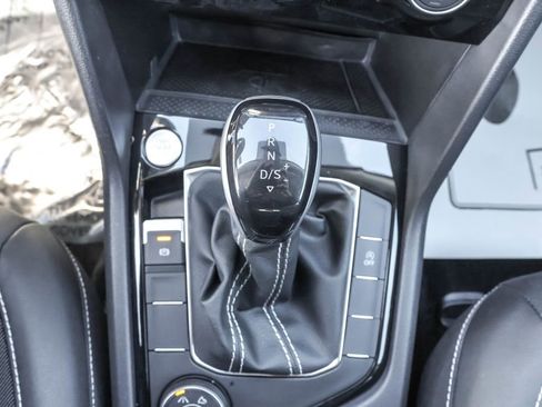 Used 2024 Volkswagen Taos SE image 25