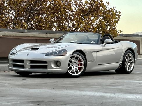 Used 2004 Dodge Viper SRT-10 image 1