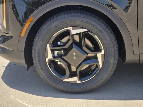 New 2026 Kia Sportage EX FWD image 9