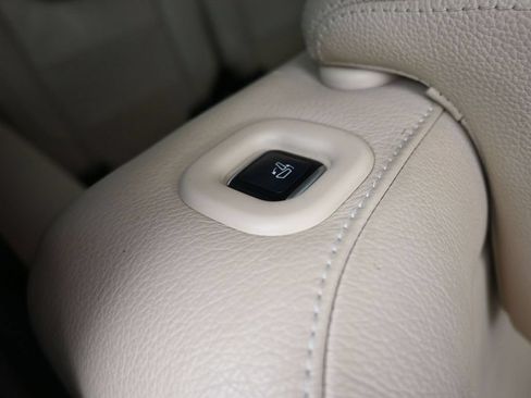 Used 2018 Mercedes-Benz GLS 450 4MATIC image 54