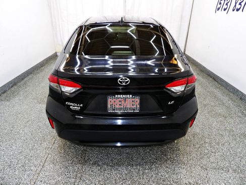 Used 2022 Toyota Corolla LE FWD image 5