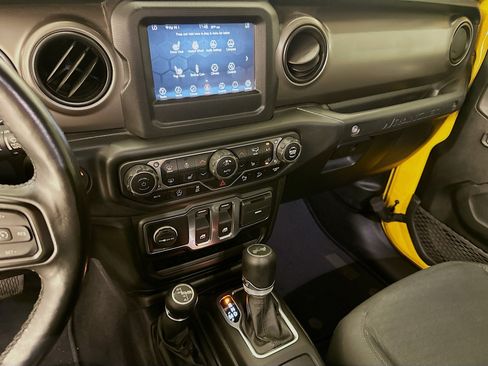Used 2021 Jeep Wrangler Sport AWD/4WD image 25