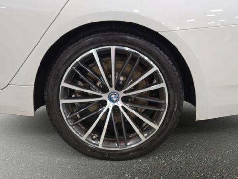 Used 2023 BMW 530e w/ Convenience Package image 30