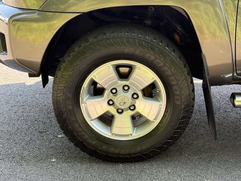 Used 2013 Toyota Tacoma 4x4 Double Cab w/ TRD Sport Pkg image 8