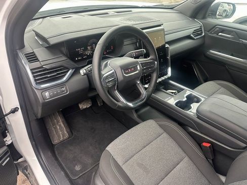 Used 2025 GMC Acadia Elevation image 15