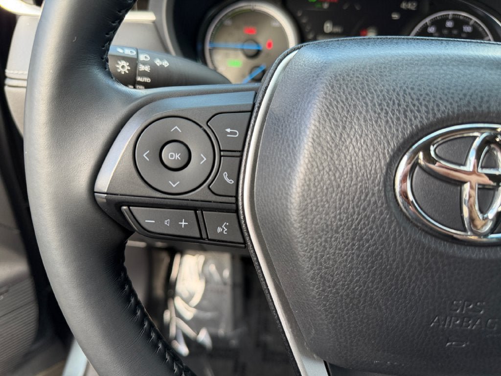 Used 2024 Toyota Venza LE AWD/4WD image 15