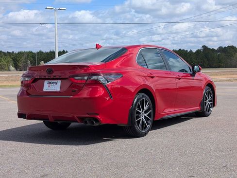 Used 2023 Toyota Camry SE w/ Convenience Package image 5