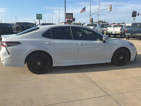 Used 2022 Toyota Camry SE FWD image 23