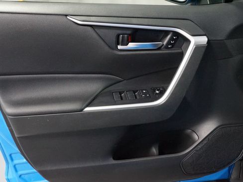 Used 2021 Toyota RAV4 XLE Premium FWD image 29