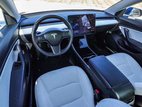 Used 2019 Tesla Model 3 Standard Range Plus image 22