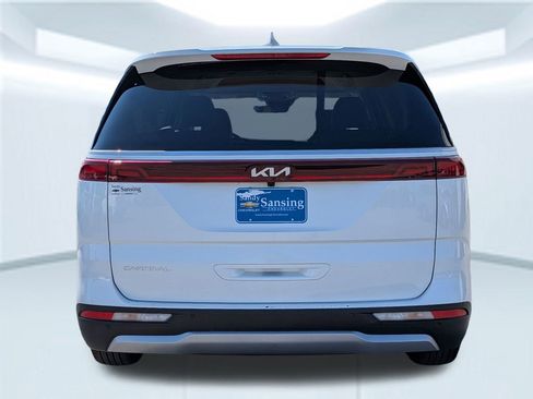 Used 2024 Kia Carnival LX image 5