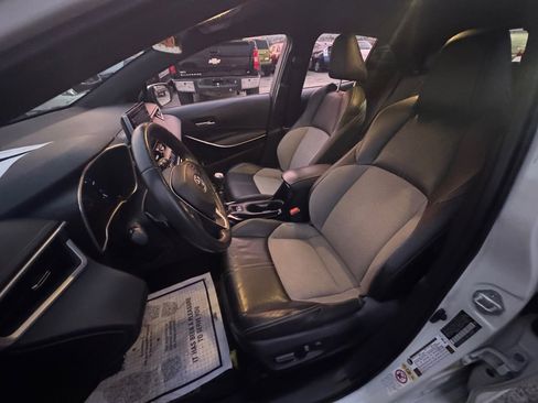 Used 2020 Toyota Corolla XSE image 9