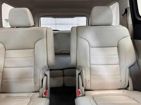 Used 2021 GMC Acadia Denali w/ Denali Technology Package image 15