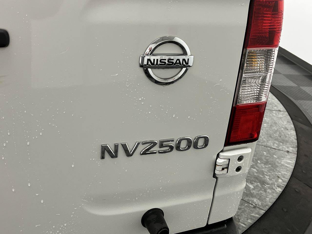 Used 2017 Nissan NV 2500 S w/ Power Basic Package RWD image 4