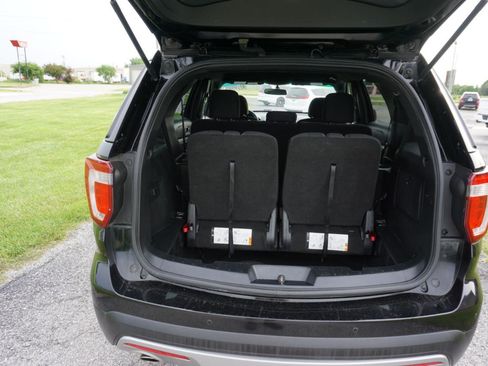 Used 2017 Ford Explorer XLT AWD/4WD image 21