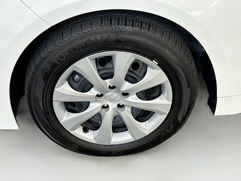 Used 2025 Toyota Corolla LE w/ Carpet Mat Package (TMS) FWD image 34