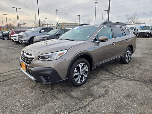 Used 2022 Subaru Outback Limited image 8