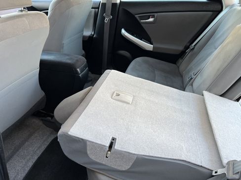 Used 2015 Toyota Prius Four image 16