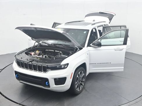 Used 2023 Jeep Grand Cherokee Overland AWD/4WD image 39
