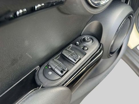 Used 2020 MINI Cooper S w/ Premium Package image 22