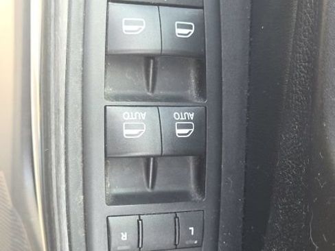 Used 2017 Jeep Cherokee Trailhawk AWD/4WD image 24