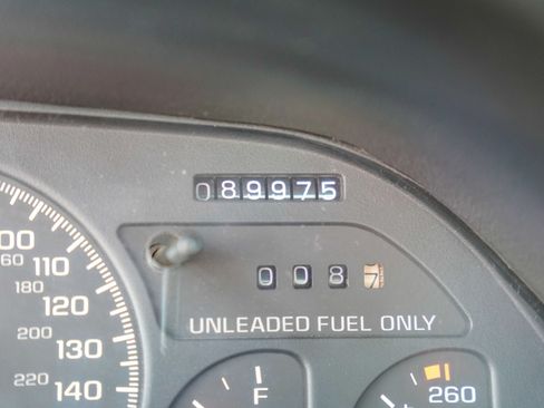 Used 1996 Chevrolet Camaro Z28 RWD image 15