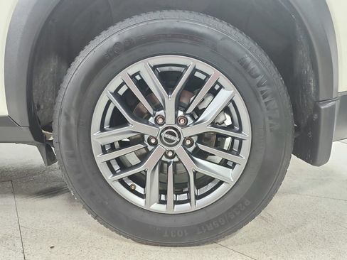 Used 2024 Nissan Rogue S AWD/4WD image 45