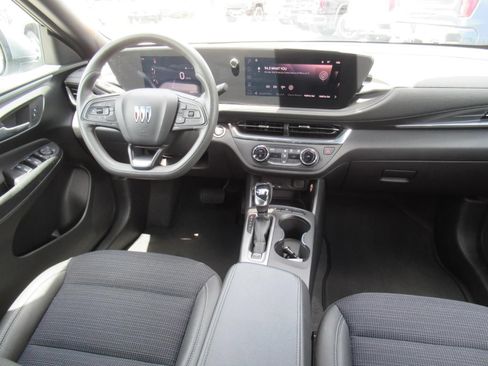 Used 2026 Buick Envista Preferred FWD image 13