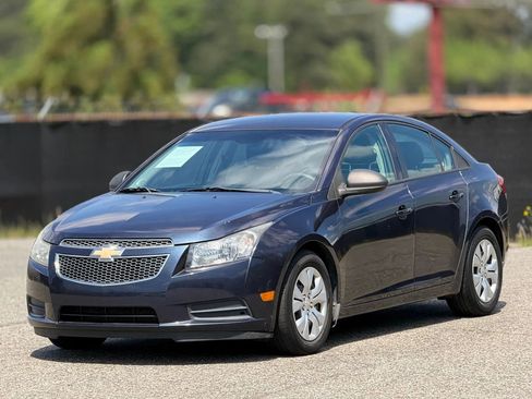 Used 2014 Chevrolet Cruze LS FWD image 6