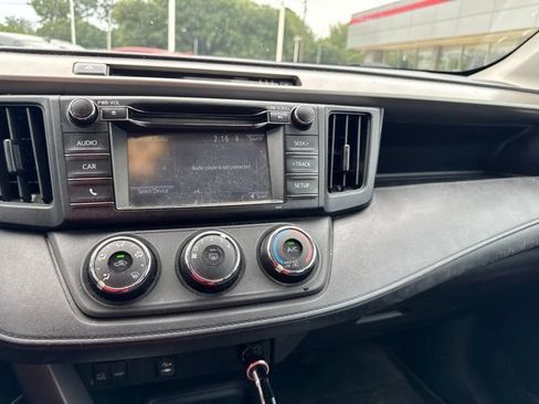 Used 2018 Toyota RAV4 LE w/ All Weather Liner Package AWD/4WD image 31