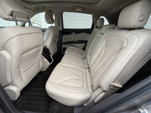 Used 2019 Lincoln Nautilus Reserve image 25