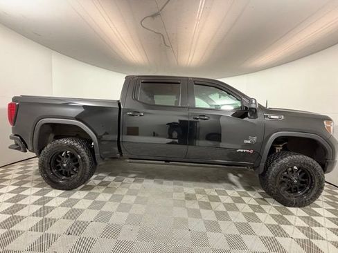 Used 2021 GMC Sierra 1500 AT4 w/ AT4 Premium Package AWD/4WD image 8