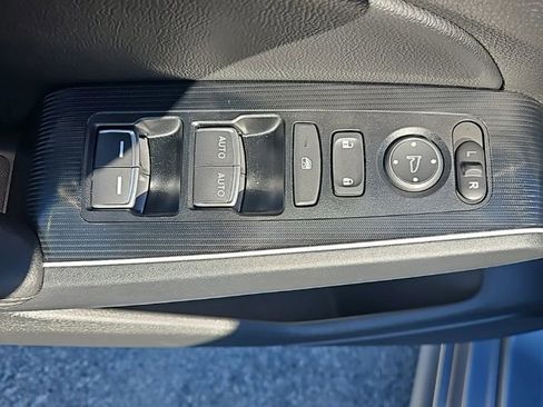 Used 2025 Honda Civic Sport image 14